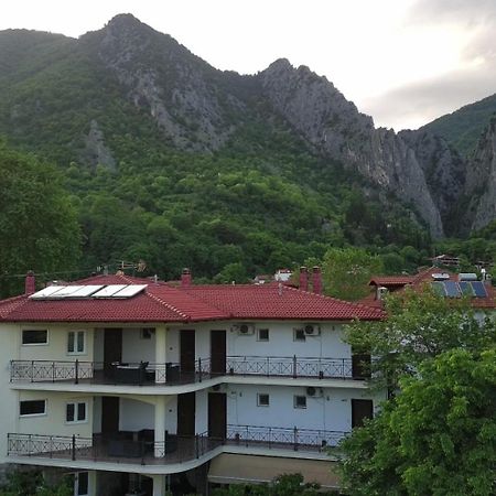 Enastron Hotel Káto Loutrákion Exterior foto
