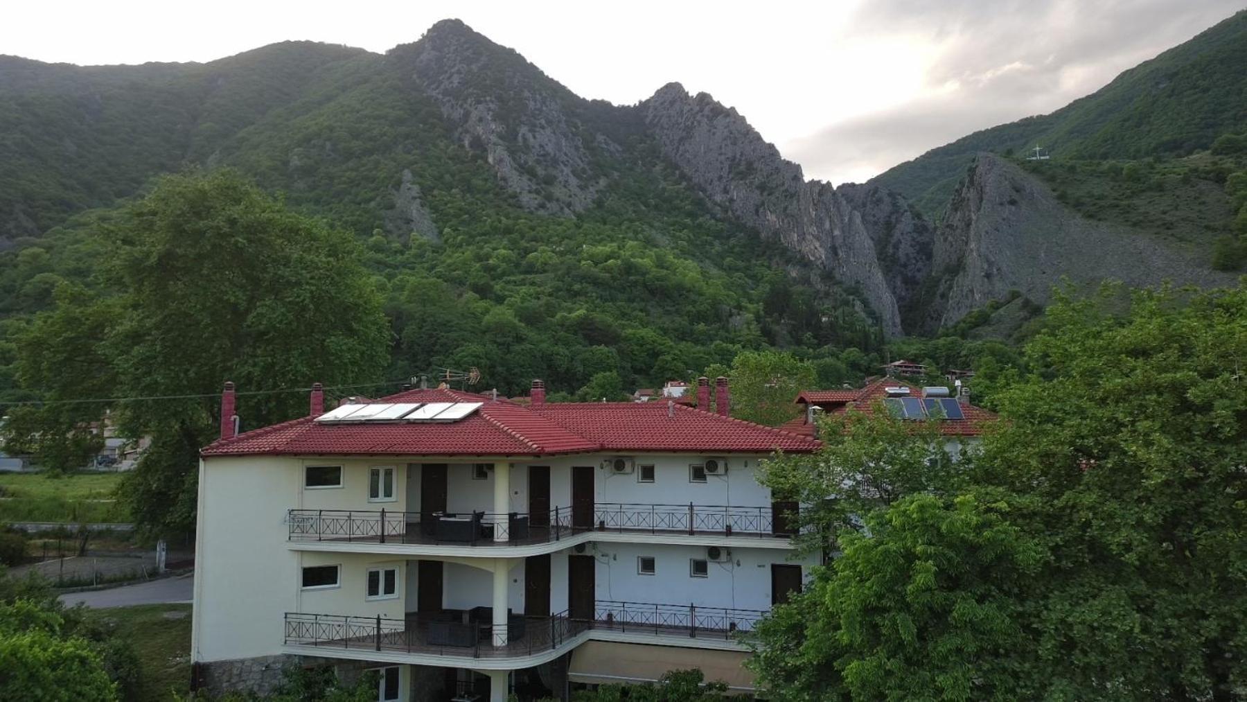 Enastron Hotel Káto Loutrákion Exterior foto